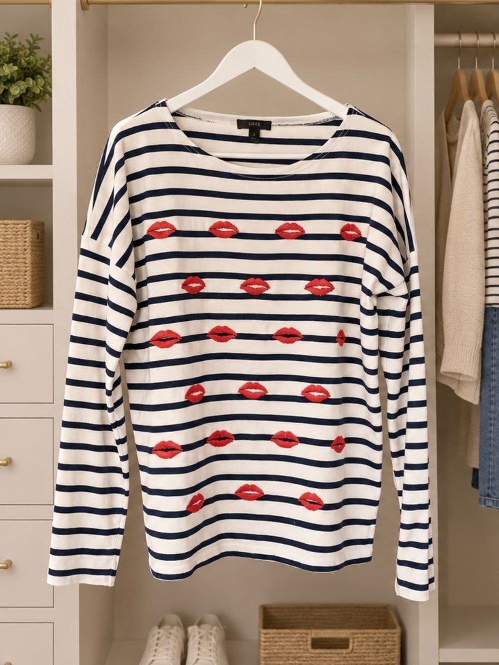 J.Crew Embroidered Lips Striped Long Sleeve Tee Shirt Navy/Off-White Size S EUC